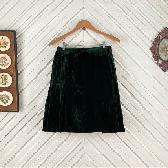 Saint Laurent • Green Velvet Pleated Wrap Skirt - Picture 8 of 8
